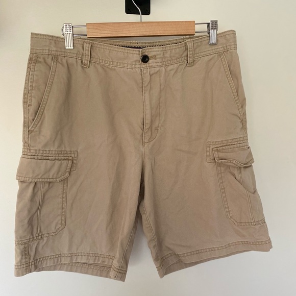 IZOD Cargo Shorts - Picture 1 of 7